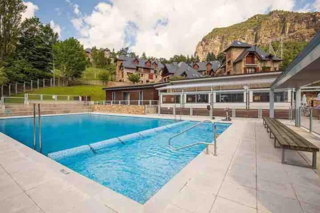 Elegante Apartamento En Escarrilla Con Vistas Al Valle Dış mekan fotoğraf