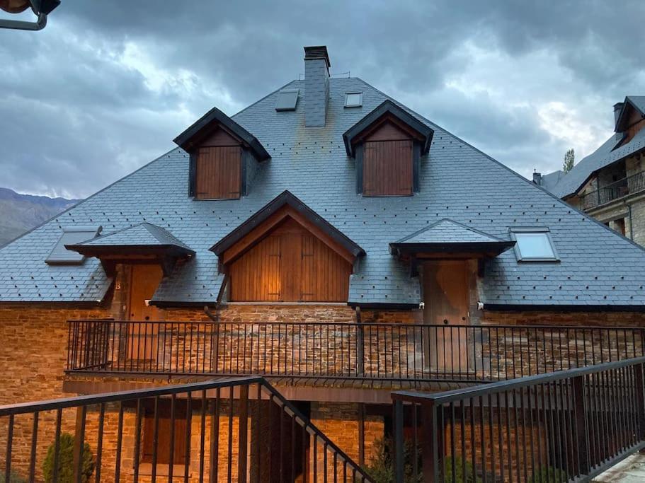Elegante Apartamento En Escarrilla Con Vistas Al Valle Dış mekan fotoğraf